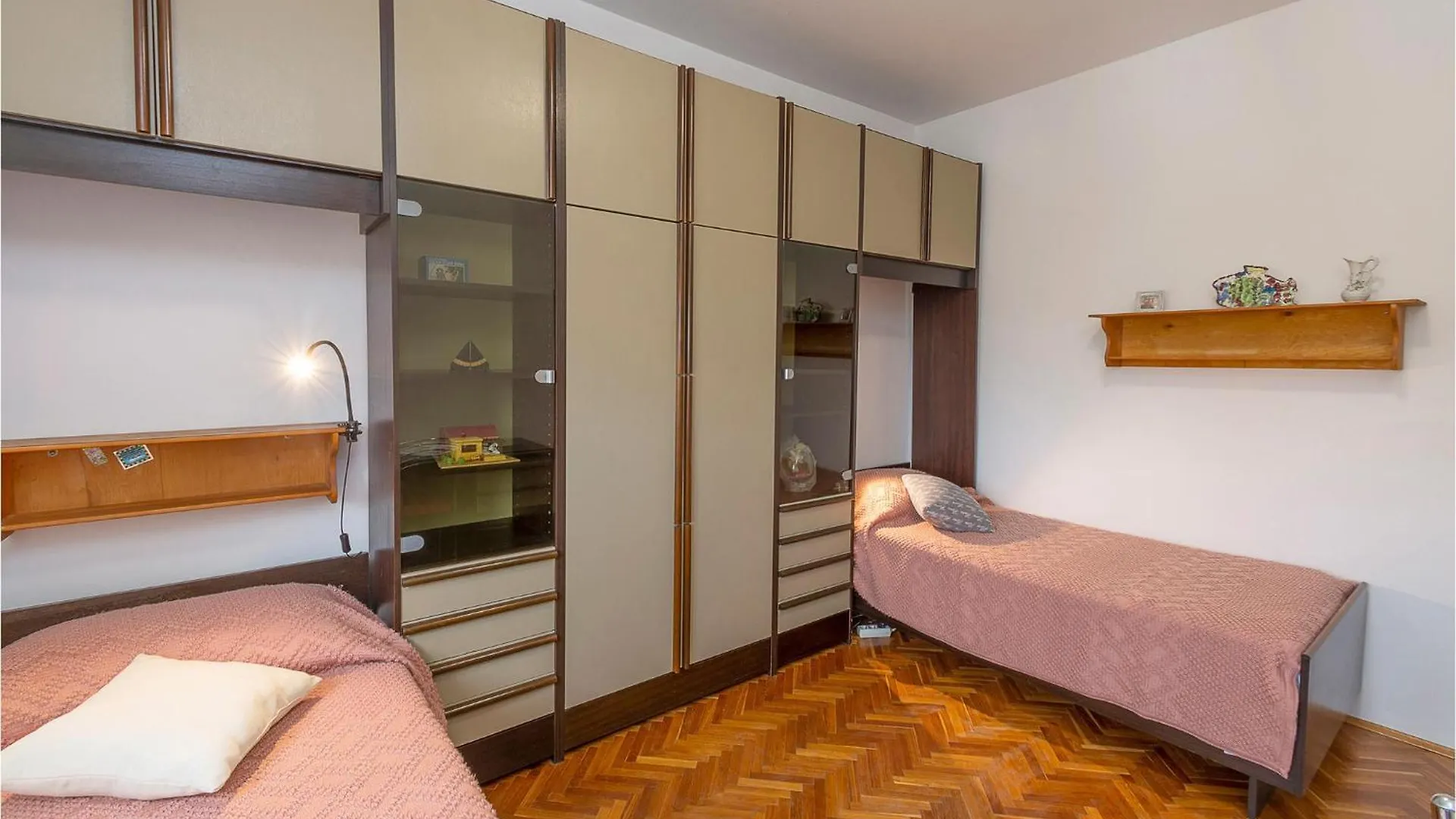 Lovely Apartment In Koromacno With House Sea View