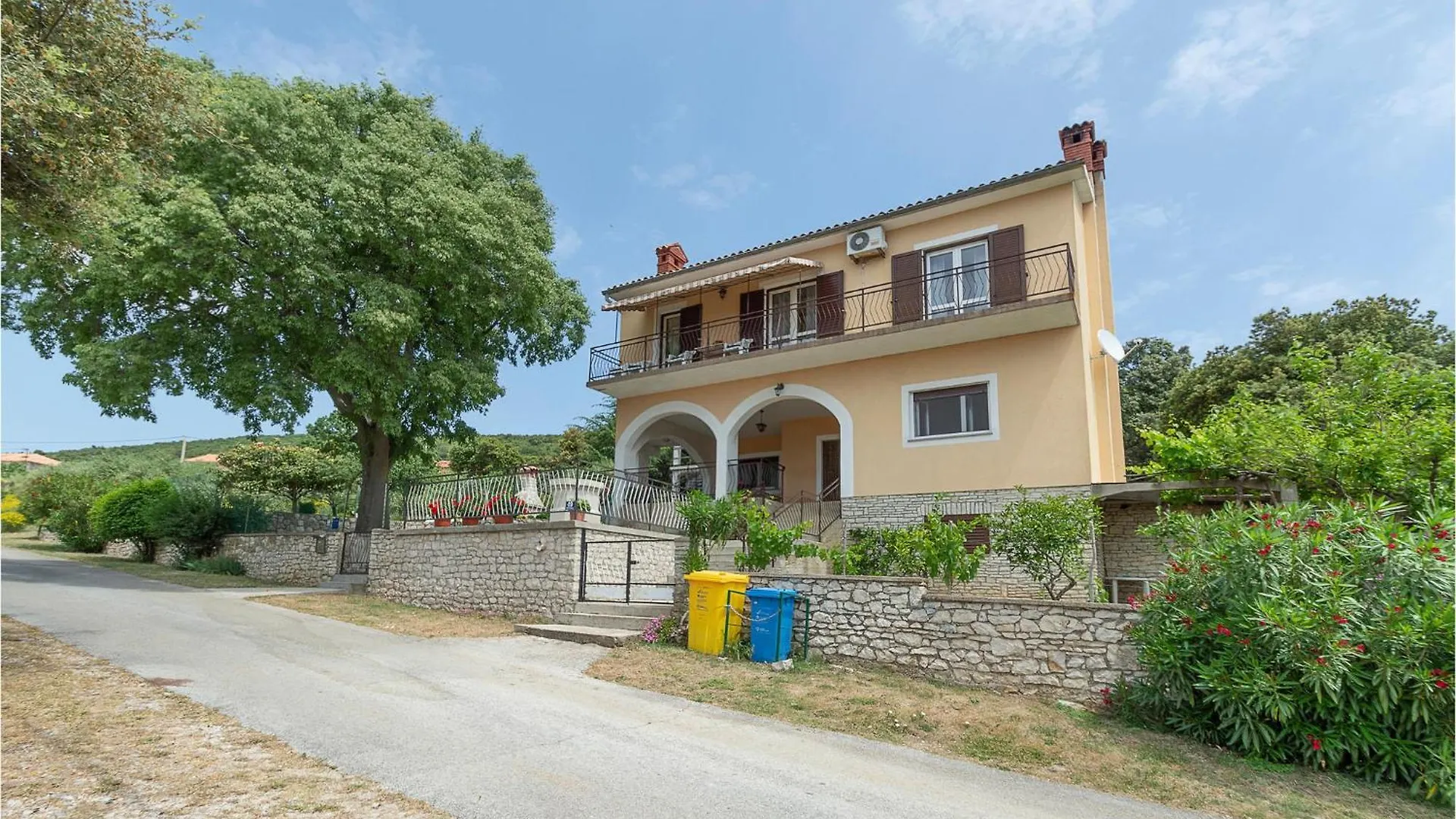 Lovely Apartment In Koromacno With House Sea View