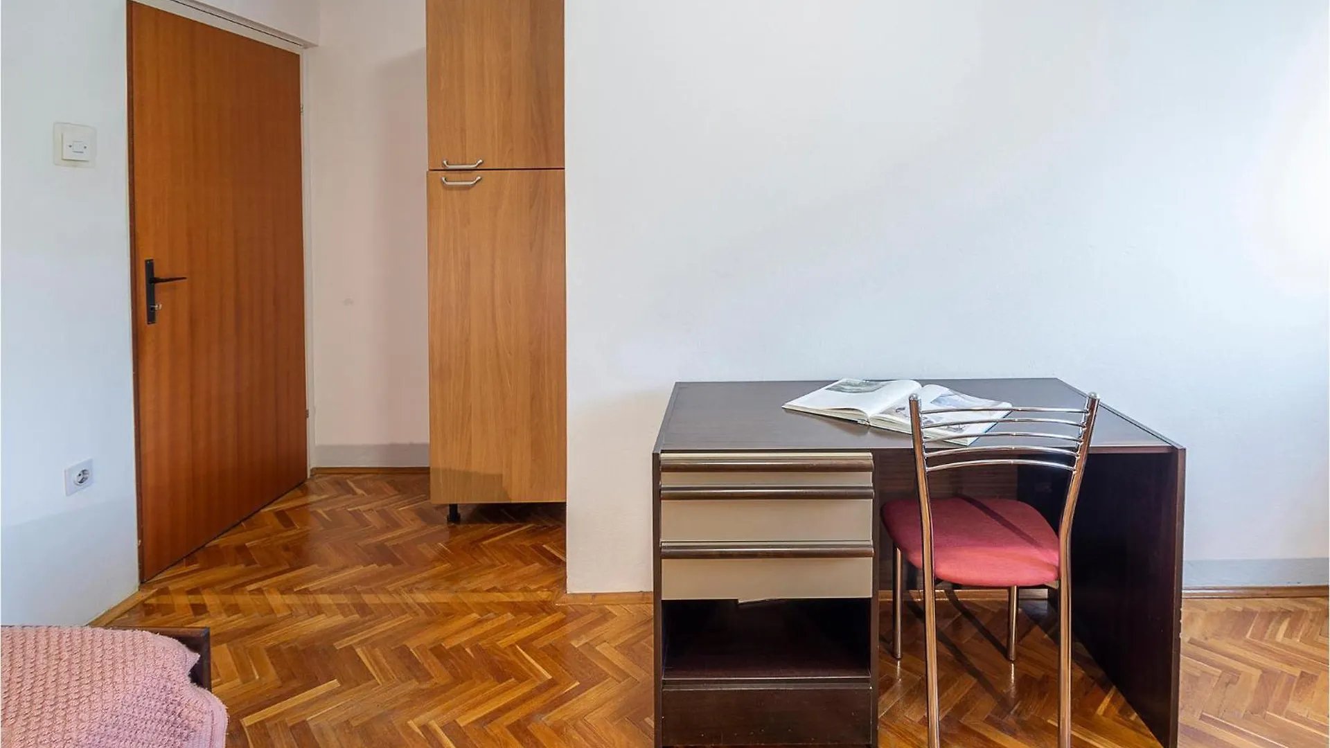 Lovely Apartment In Koromacno With House Sea View