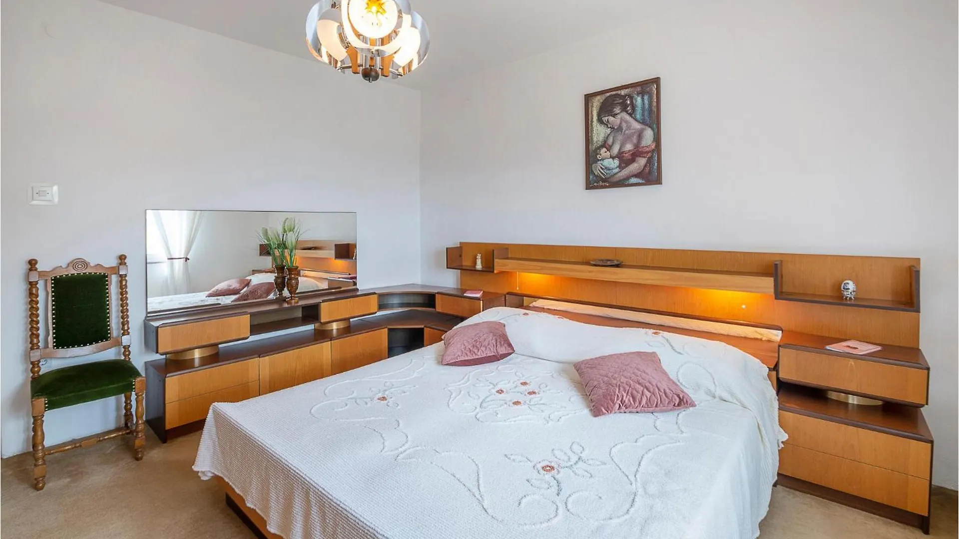Lovely Apartment In Koromacno With House Sea View
